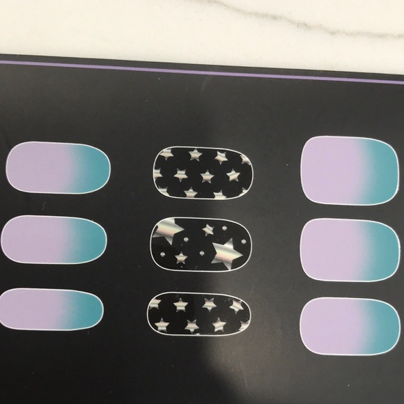 Amorepacific Gel Nail Design Tip - BOGO same priced item - Picture 9 of 9